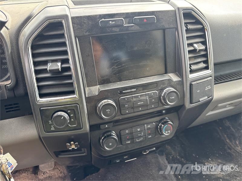 Ford F-150 XLT 4x4 Crew Cab Pickup Drugi