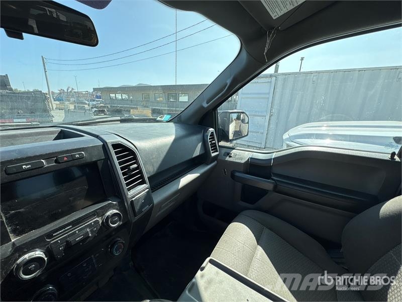 Ford F-150 XLT 4x4 Crew Cab Pickup Andre varebiler
