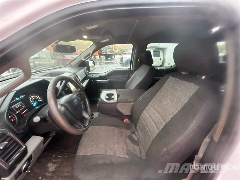 Ford F-150 XLT 4x4 Crew Cab Pickup (Inoperable) Ostalo