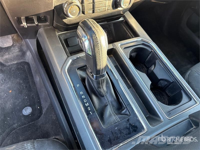 Ford F-150 XLT 4x4 Crew Cab Pickup Ostalo