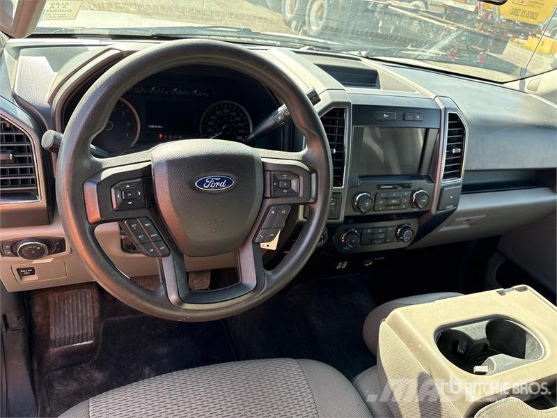 Ford F-150 XLT 4x4 Crew Cab Pickup Muu