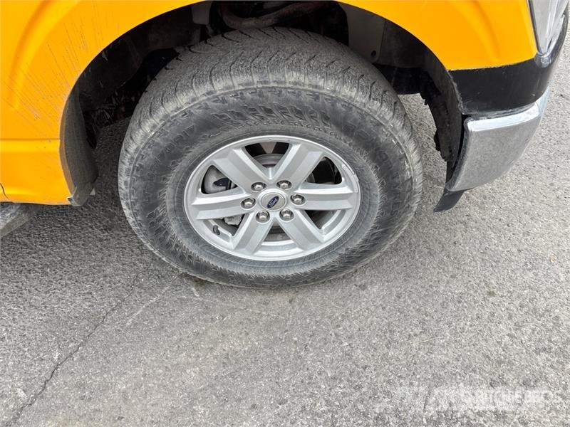 Ford F-150 XLT 4x4 Crew Cab Pickup Autre fourgon / utilitaire