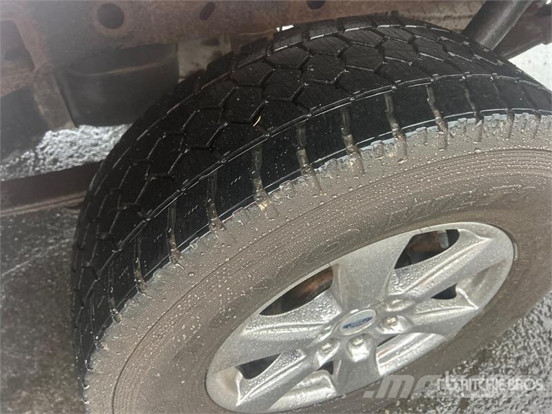 Ford F-150 XLT 4x4 Crew Cab Pickup 其他