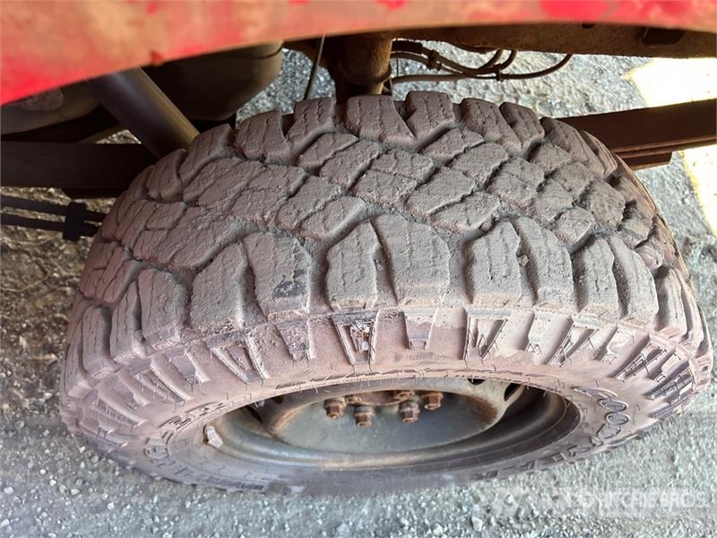 Ford F-150 XLT 4x4 Crew Cab Pickup (Inoperable) Ostalo