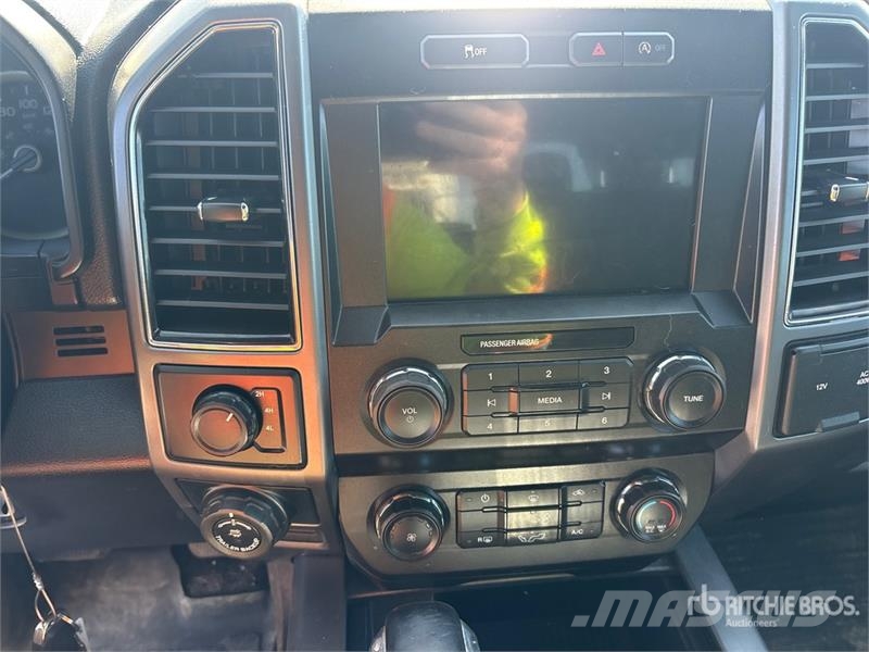 Ford F-150 XLT 4x4 Crew Cab Pickup 其他