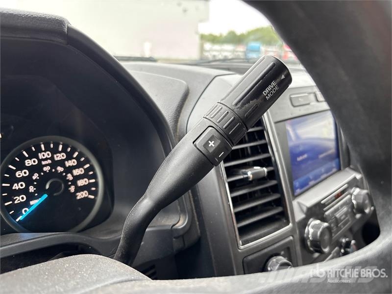 Ford F-150 XLT 4x4 Crew Cab Pickup Drugi