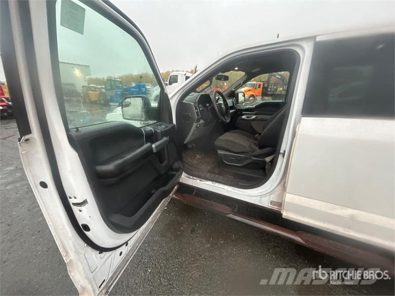 Ford F-150 XLT 4x4 Crew Cab Pickup (Inoperable) Ostalo
