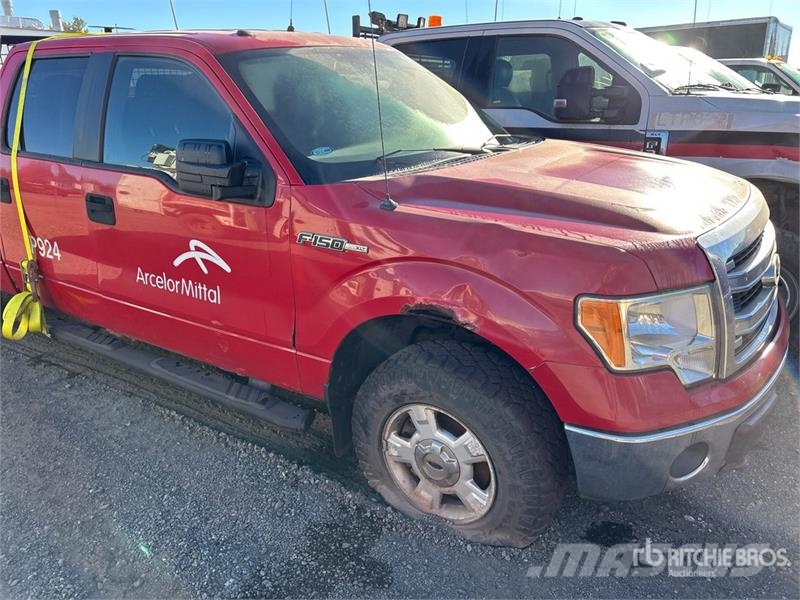 Ford F-150 XLT 4x4 Crew Cab Pickup (Inoperable) Ostalo