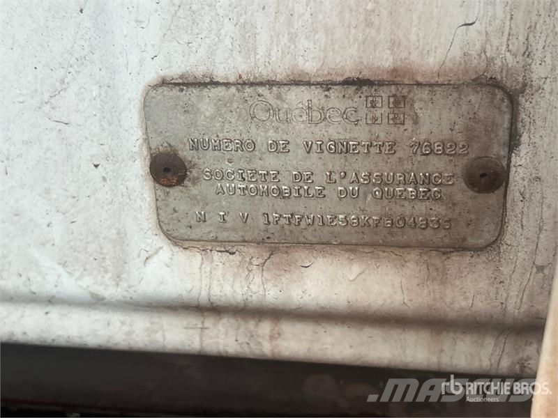 Ford F-150 XLT 4x4 Crew Cab Pickup (Inoperable) Ostalo
