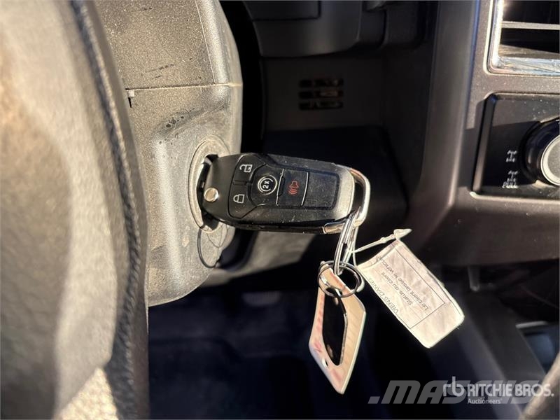 Ford F-150 XLT 4x4 Crew Cab Pickup Ostalo