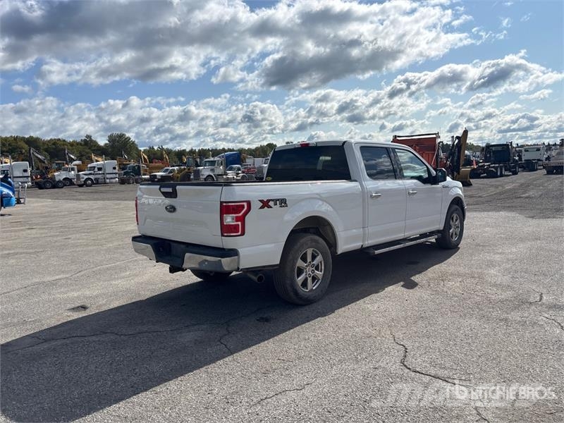 Ford F-150 XLT 4x4 Crew Cab Pickup Muu