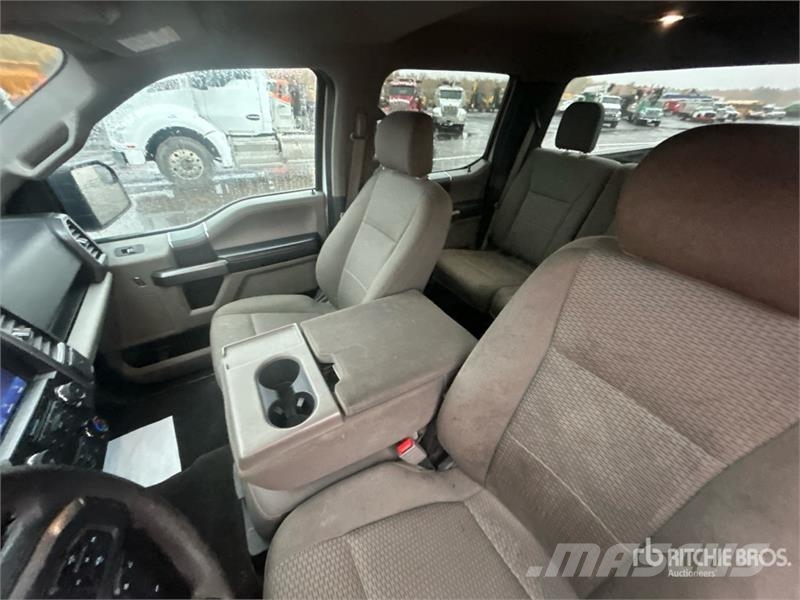 Ford F-150 XLT 4x4 Crew Cab Pickup Andre varebiler