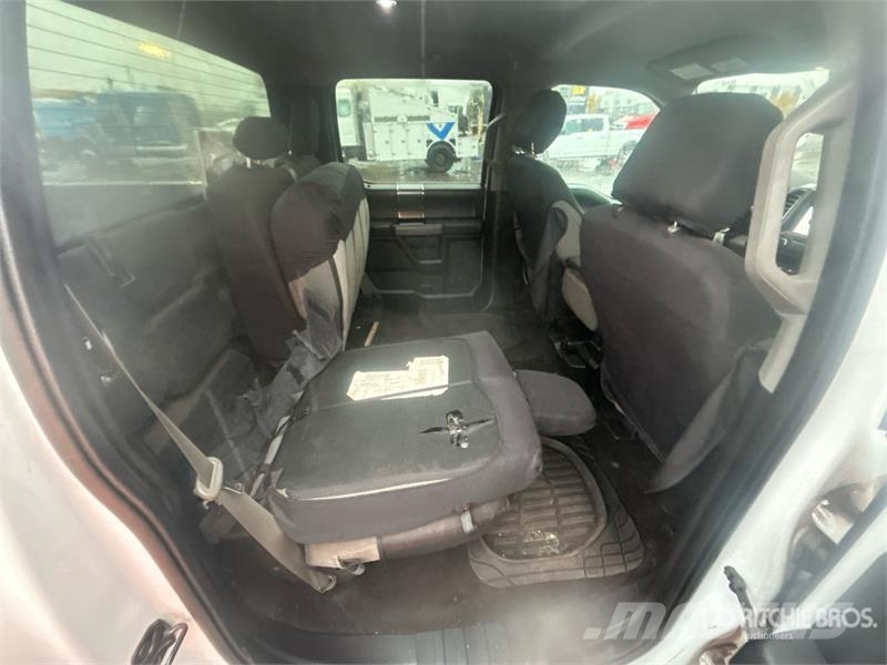 Ford F-150 XLT 4x4 Crew Cab Pickup (Inoperable) Ostalo