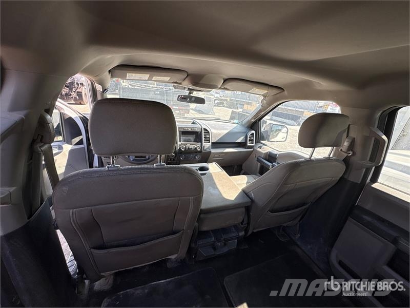 Ford F-150 XLT 4x4 Crew Cab Pickup Andre varebiler