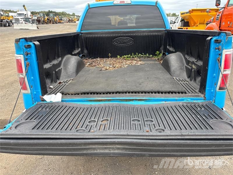 Ford F-150 XLT 4x4 Crew Cab Pickup Muu