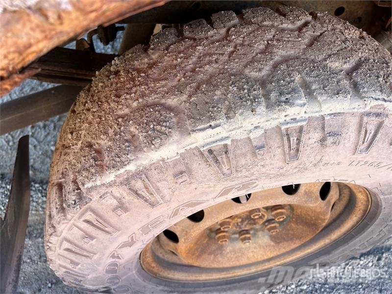 Ford F-150 XLT 4x4 Crew Cab Pickup (Inoperable) Ostalo