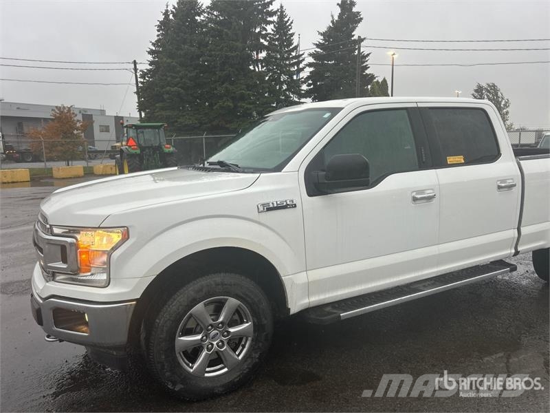 Ford F-150 XLT 4x4 Crew Cab Pickup Andre varebiler