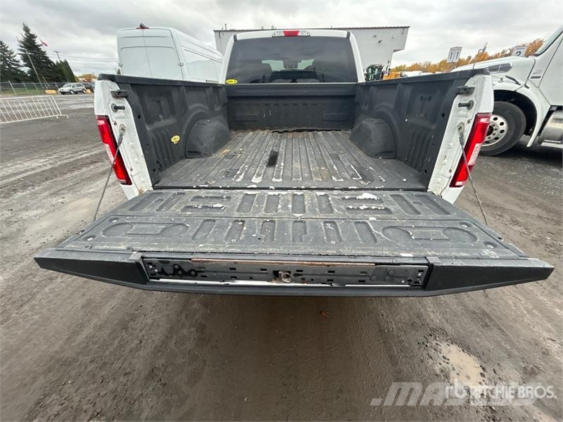 Ford F-150 XLT 4x4 Crew Cab Pickup Ostalo