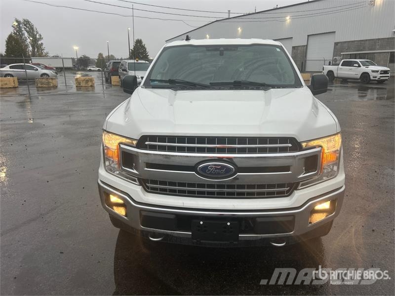 Ford F-150 XLT 4x4 Crew Cab Pickup Andre varebiler