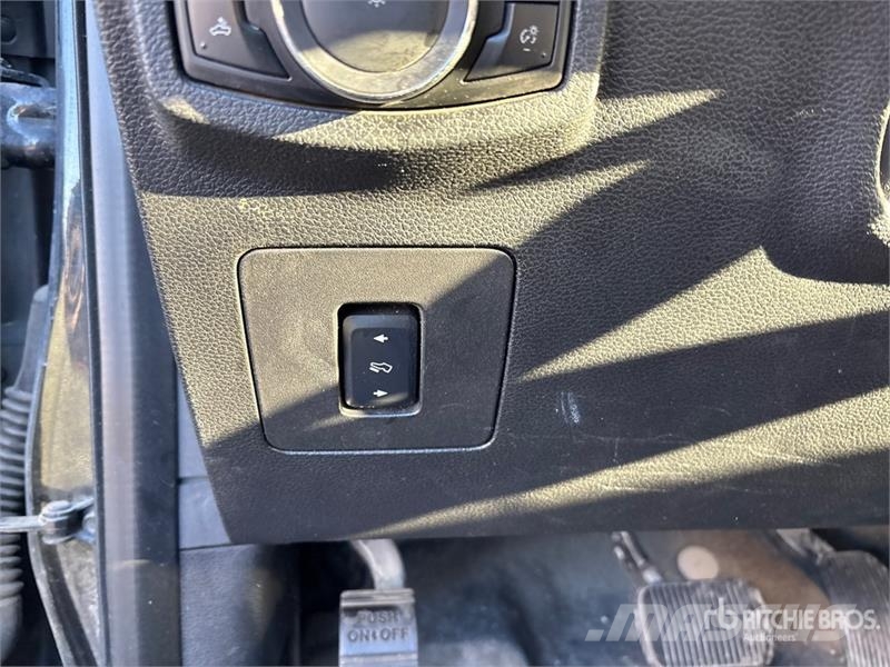 Ford F-150 XLT 4x4 Crew Cab Pickup Ostalo