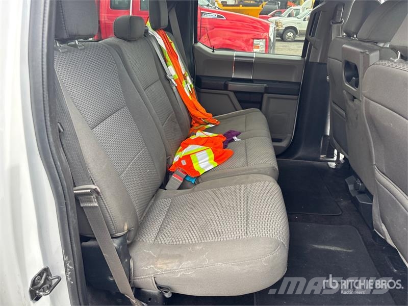 Ford F-150 XLT 4x4 Crew Cab Pickup Muu