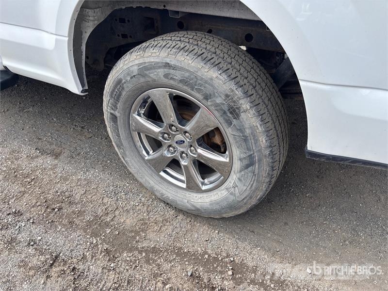 Ford F-150 XLT 4x4 Crew Cab Pickup Muu
