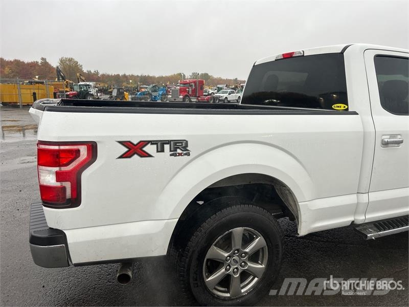 Ford F-150 XLT 4x4 Crew Cab Pickup 其他