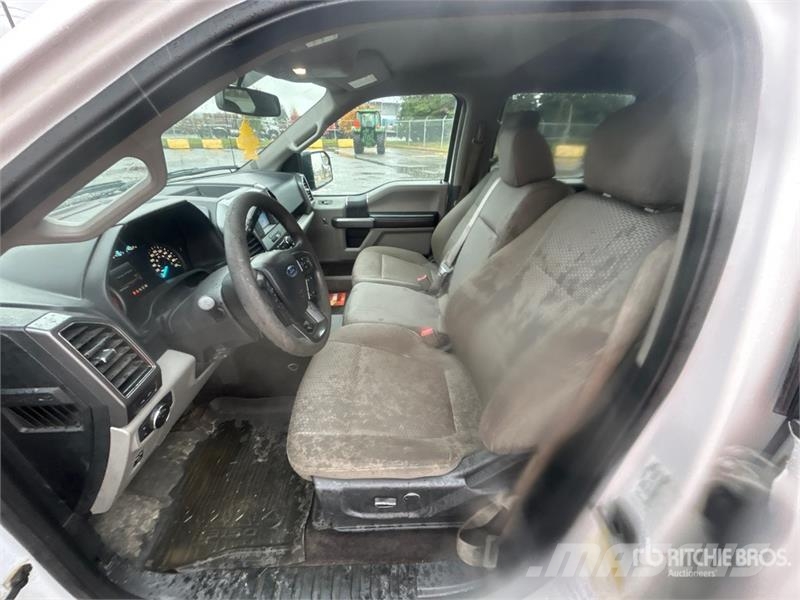 Ford F-150 XLT 4x4 Crew Cab Pickup Outros