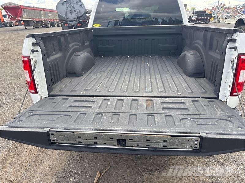 Ford F-150 XLT 4x4 Crew Cab Pickup Muu