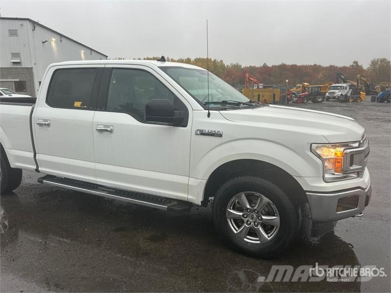 Ford F-150 XLT 4x4 Crew Cab Pickup Andre varebiler