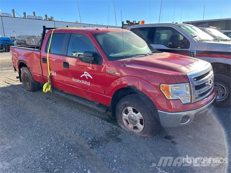 Ford F-150 XLT 4x4 Crew Cab Pickup (Inoperable) Ostalo