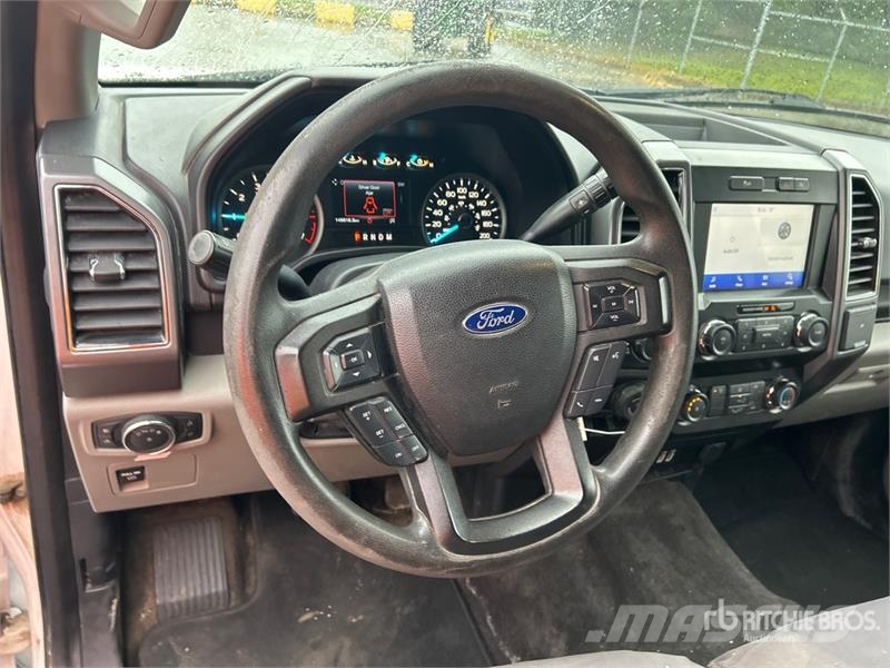 Ford F-150 XLT 4x4 Crew Cab Pickup 其他