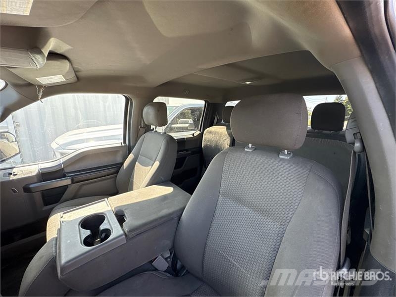 Ford F-150 XLT 4x4 Crew Cab Pickup Andre varebiler