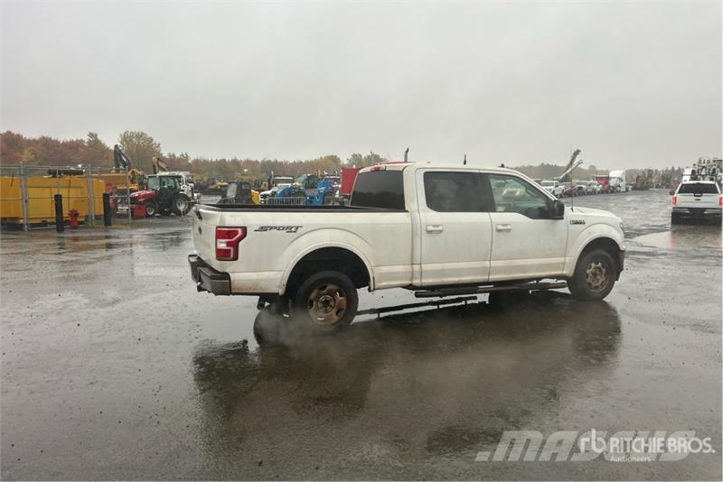 Ford F-150 XLT 4x4 Crew Cab Pickup (Inoperable) Ostalo