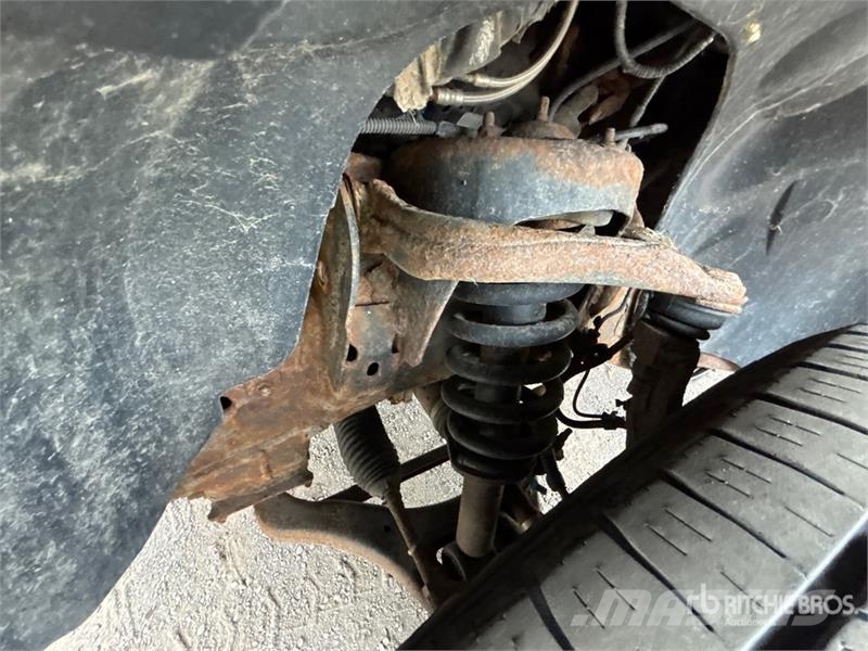 Ford F-150 XLT 4x4 Crew Cab Pickup Muu
