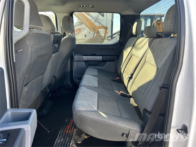 Ford F-150 XLT 4x4 Crew Cab Pickup Kita