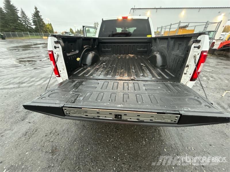 Ford F-150 XLT 4x4 Crew Cab Pickup 其他