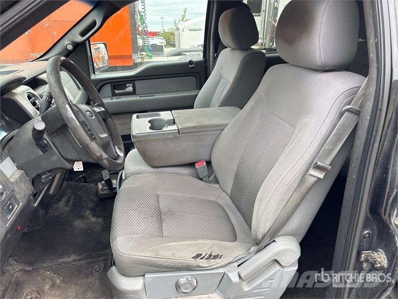 Ford F-150 XLT 4x4 Crew Cab Pickup Muu