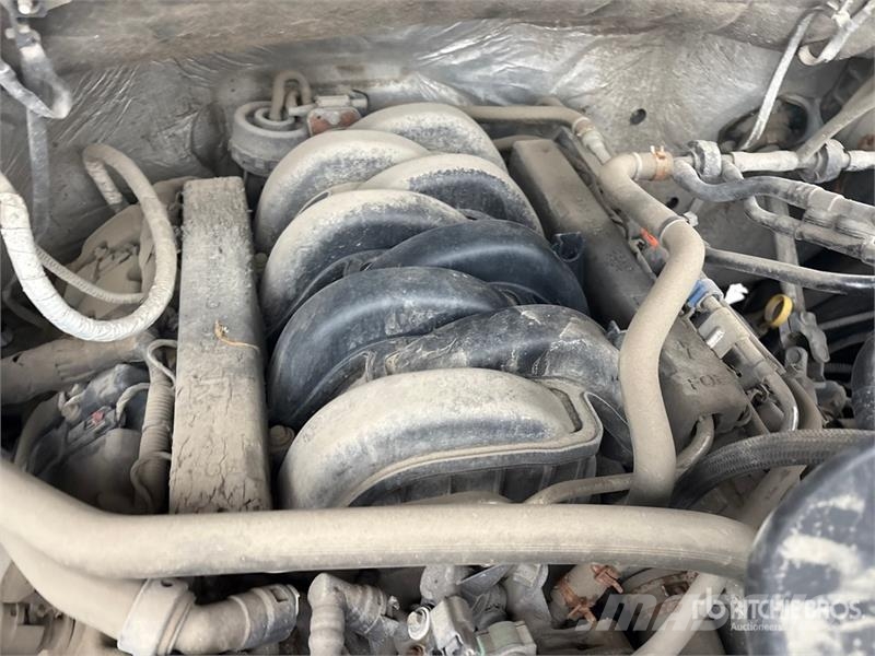 Ford F-150 XLT 4x4 Crew Cab Pickup 其他