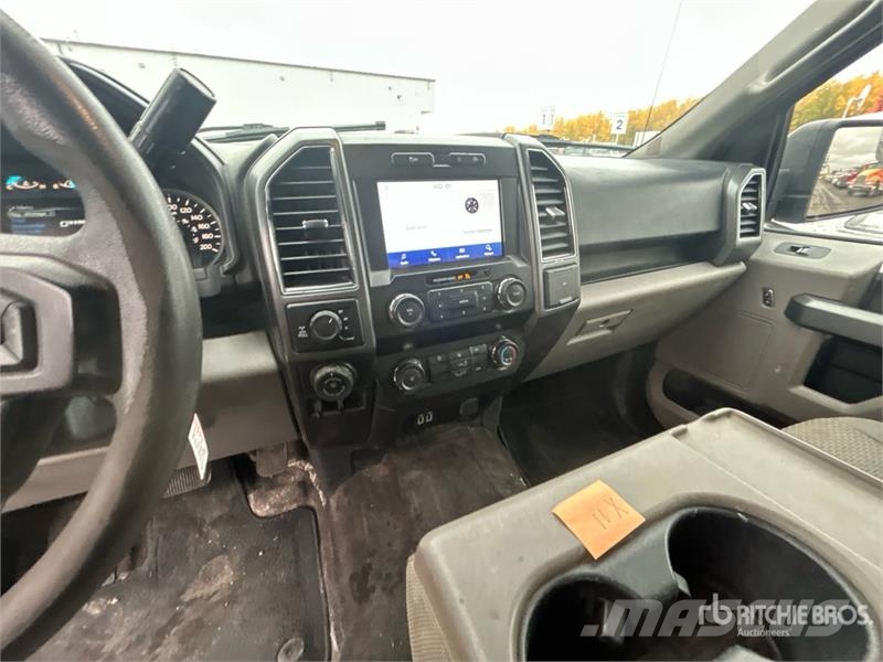 Ford F-150 XLT 4x4 Crew Cab Pickup Ostalo
