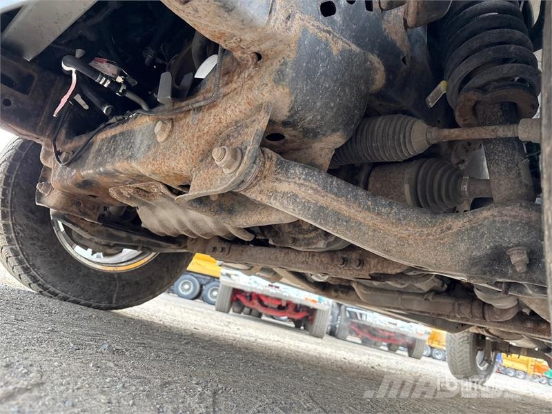 Ford F-150 XLT 4x4 Crew Cab Pickup 其他