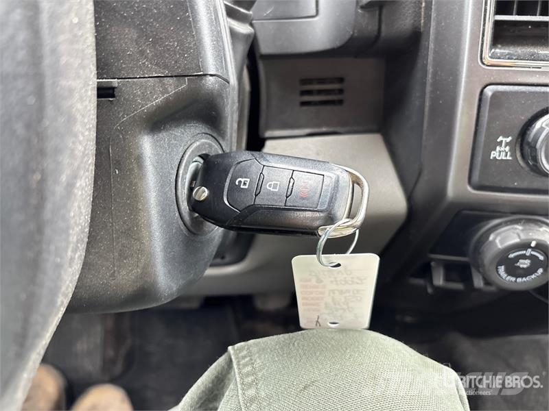 Ford F-150 XLT 4x4 Crew Cab Pickup Drugi