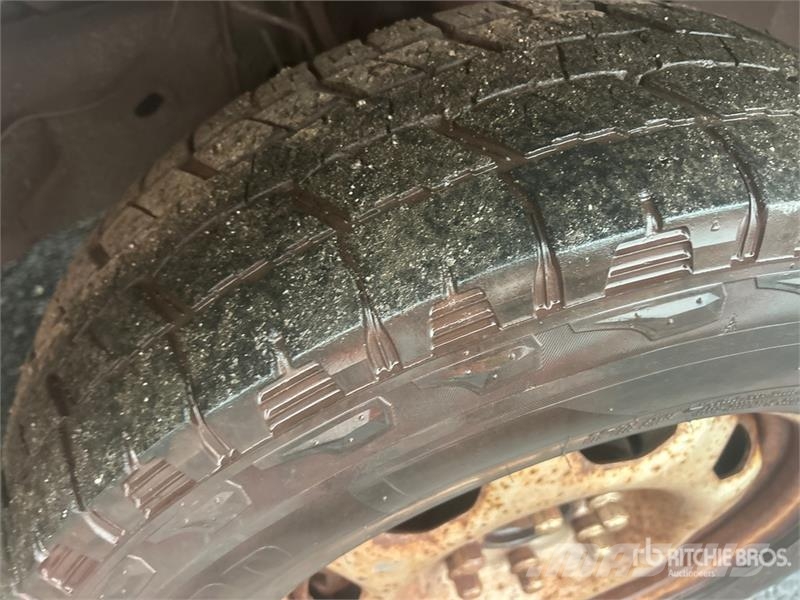 Ford F-150 XLT 4x4 Crew Cab Pickup (Inoperable) Ostalo