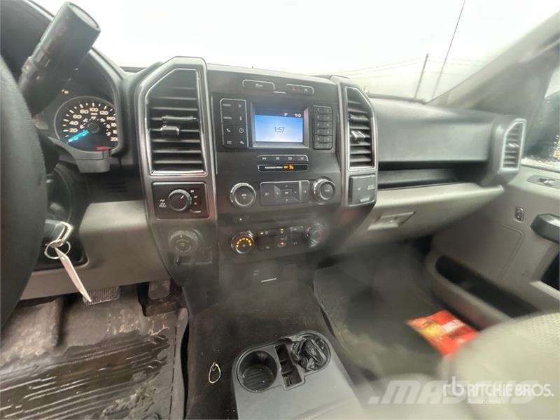 Ford F-150 XLT 4x4 Crew Cab Pickup Outros
