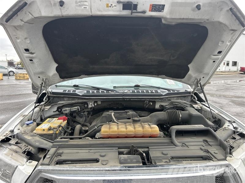 Ford F-150 XLT 4x4 Crew Cab Pickup Drugi