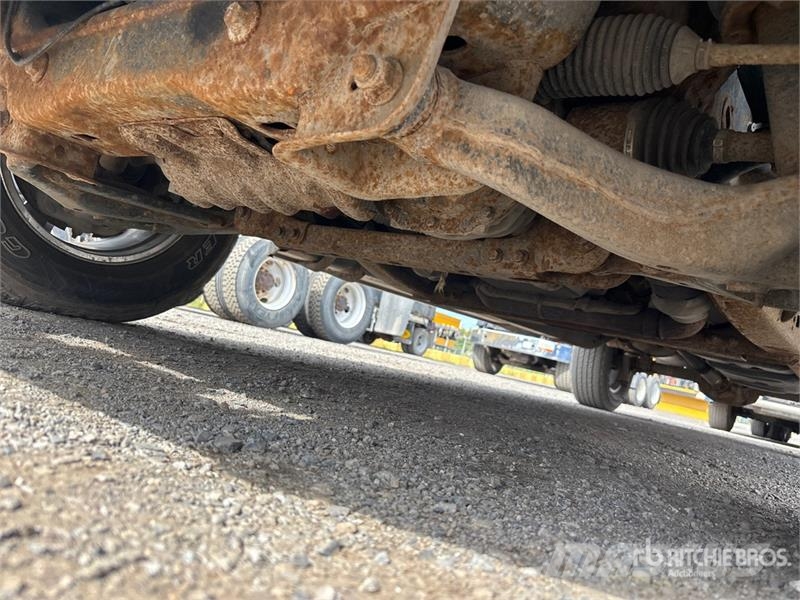 Ford F-150 XLT 4x4 Crew Cab Pickup Muu