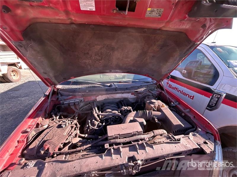 Ford F-150 XLT 4x4 Crew Cab Pickup (Inoperable) Ostalo
