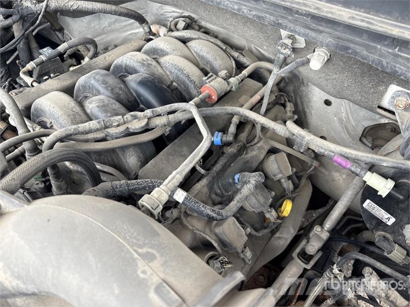 Ford F-150 XLT 4x4 Crew Cab Pickup Muu