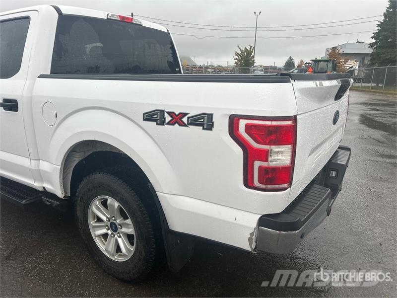 Ford F-150 XLT 4x4 Crew Cab Pickup Outros