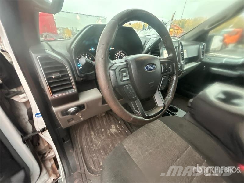 Ford F-150 XLT 4x4 Crew Cab Pickup (Inoperable) Ostalo